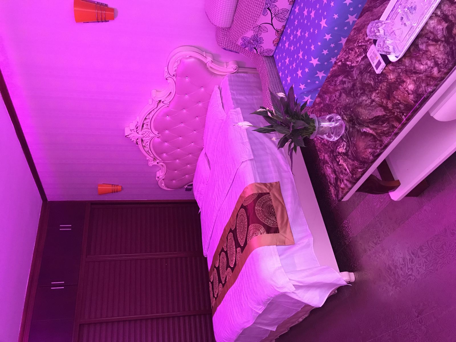 欧美观海豪华大床房