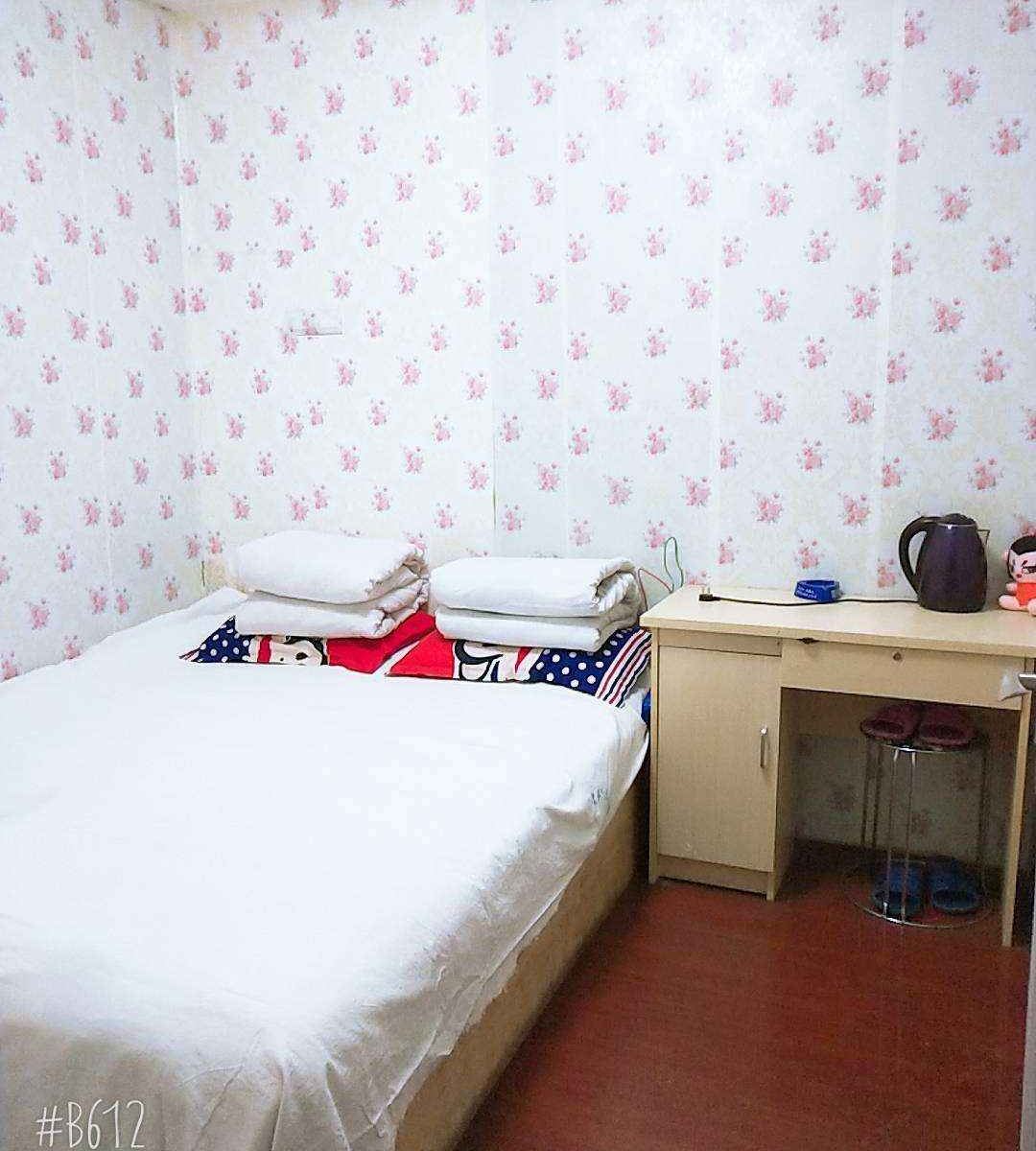 特价大床房(无窗)(公共卫浴)
