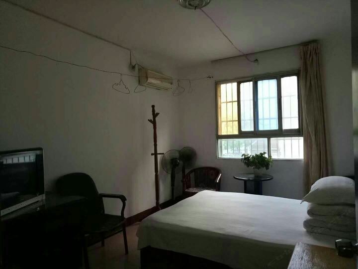 大床间(无窗)