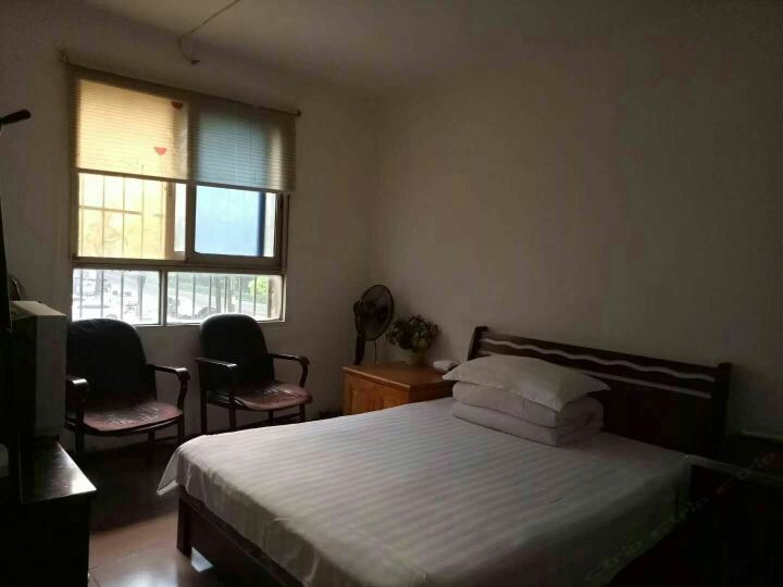 大床间(无窗)