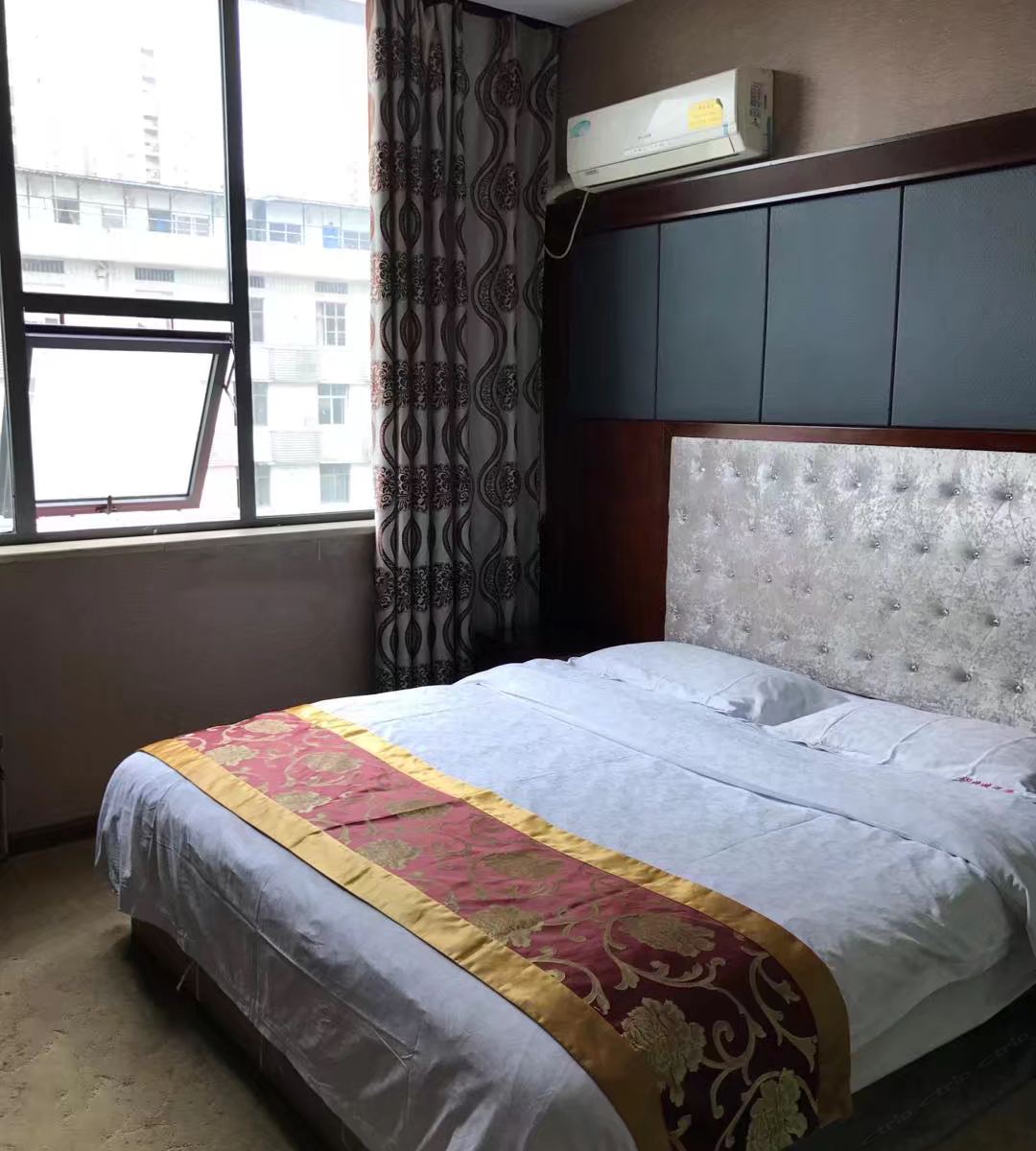 高级大床房