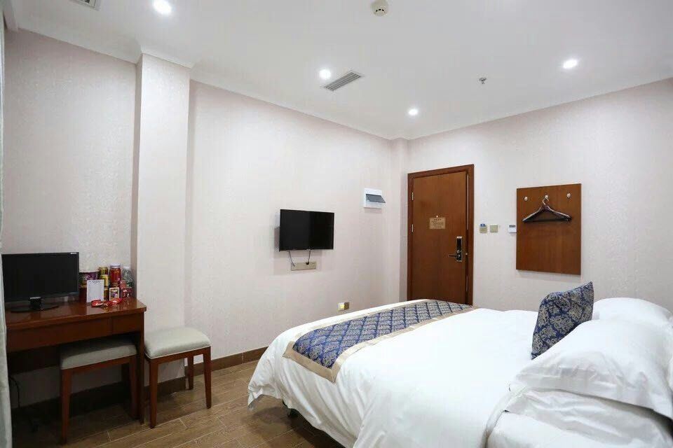 精选大床房