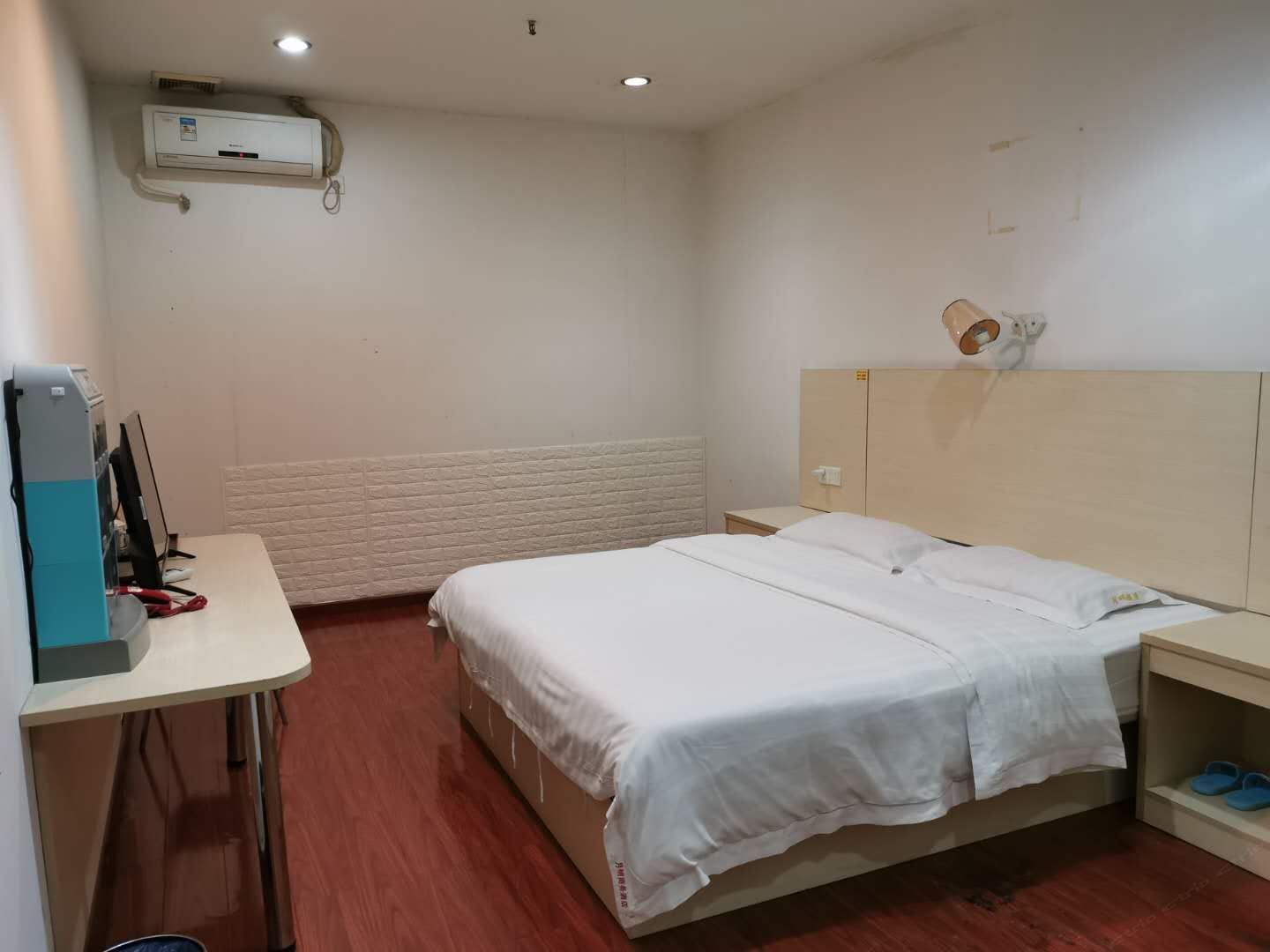 标准大床房