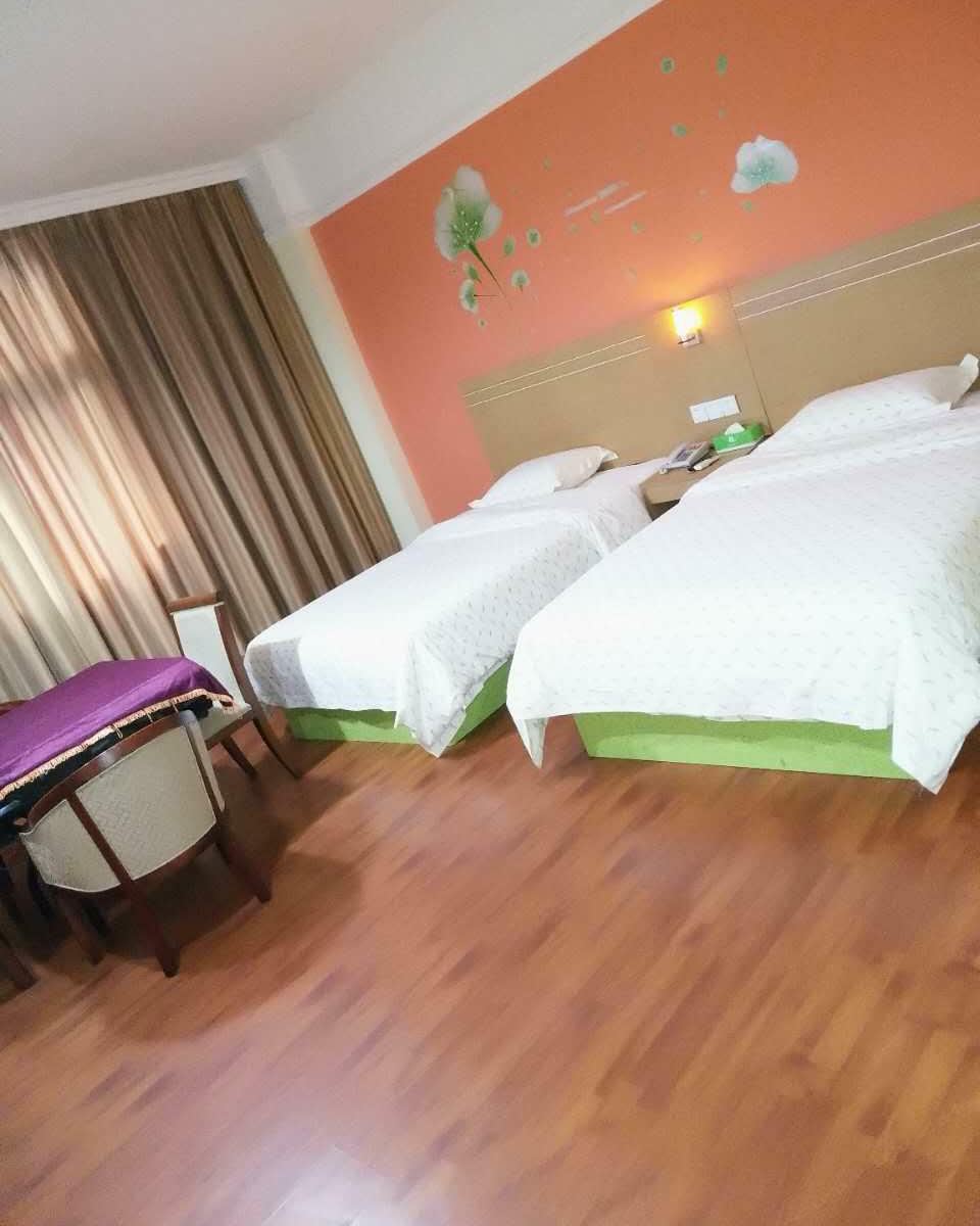 双床间