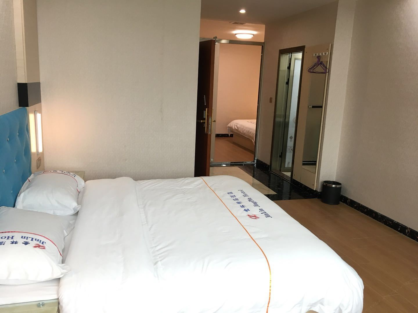 豪华双床房