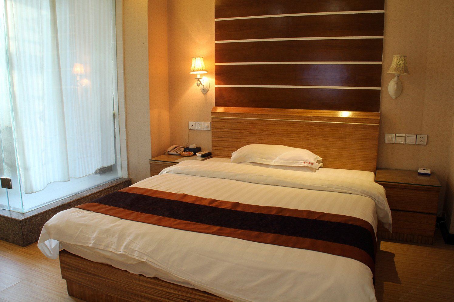 标准单人电脑房