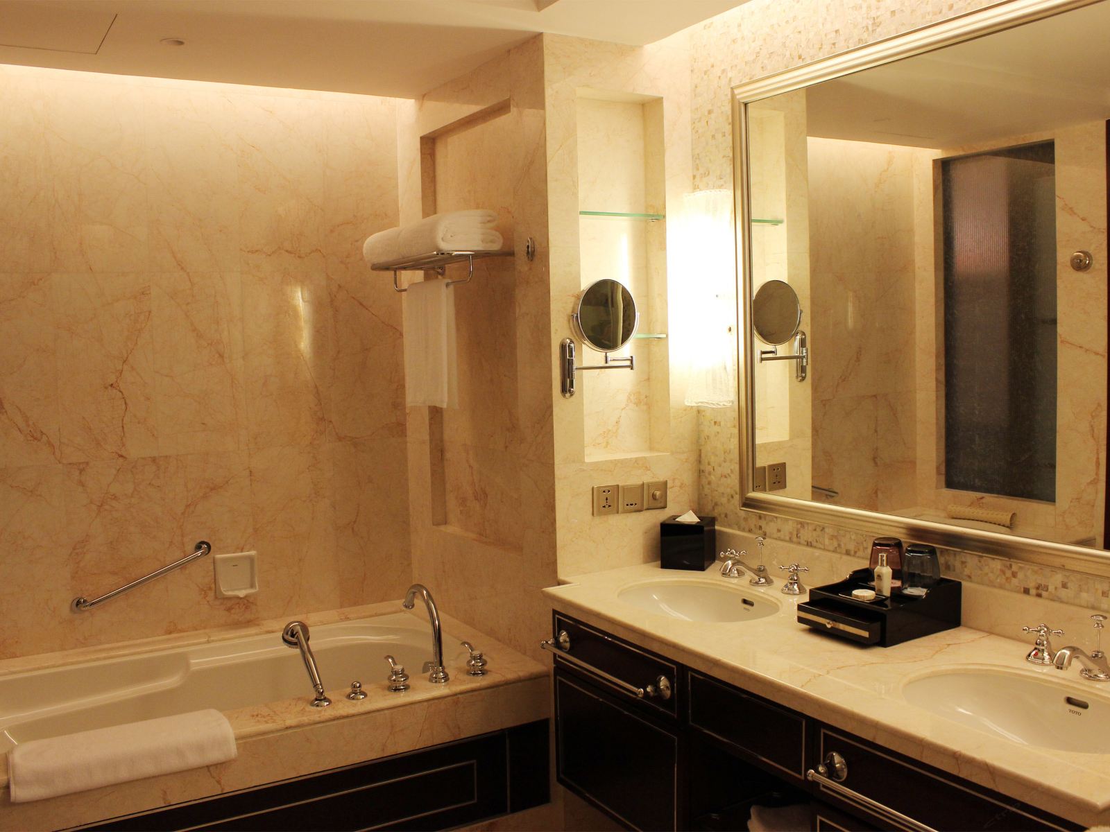 好莱坞商务房(标双)