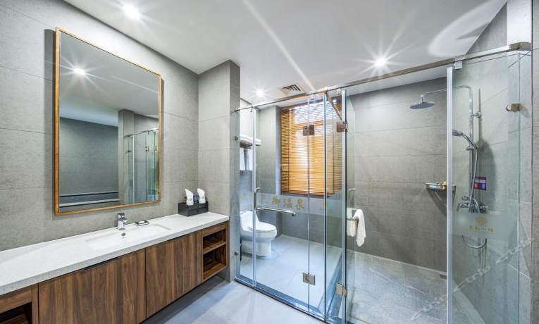 温泉公寓双床房