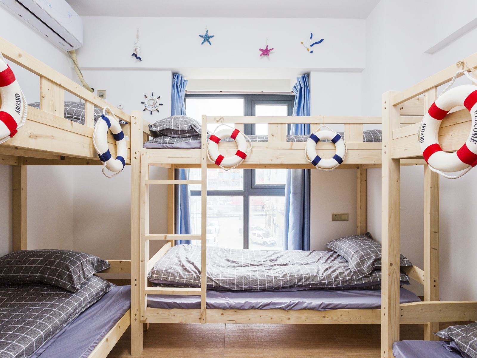 女生床位房(公共卫浴)