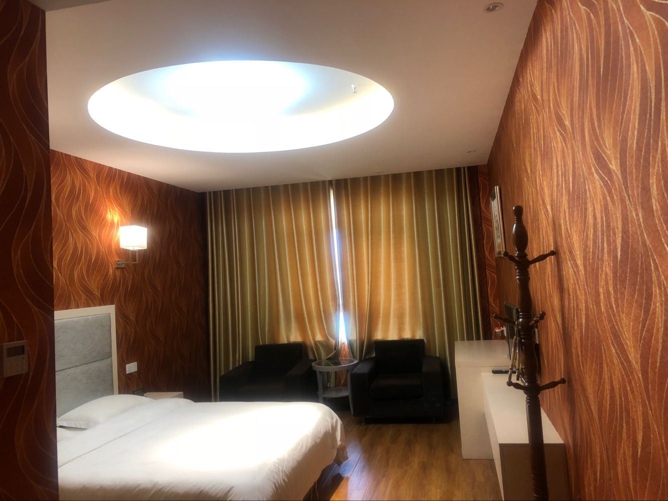 豪华大床房