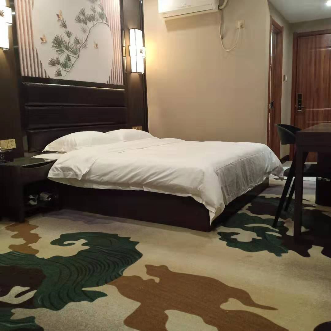 商务大床房