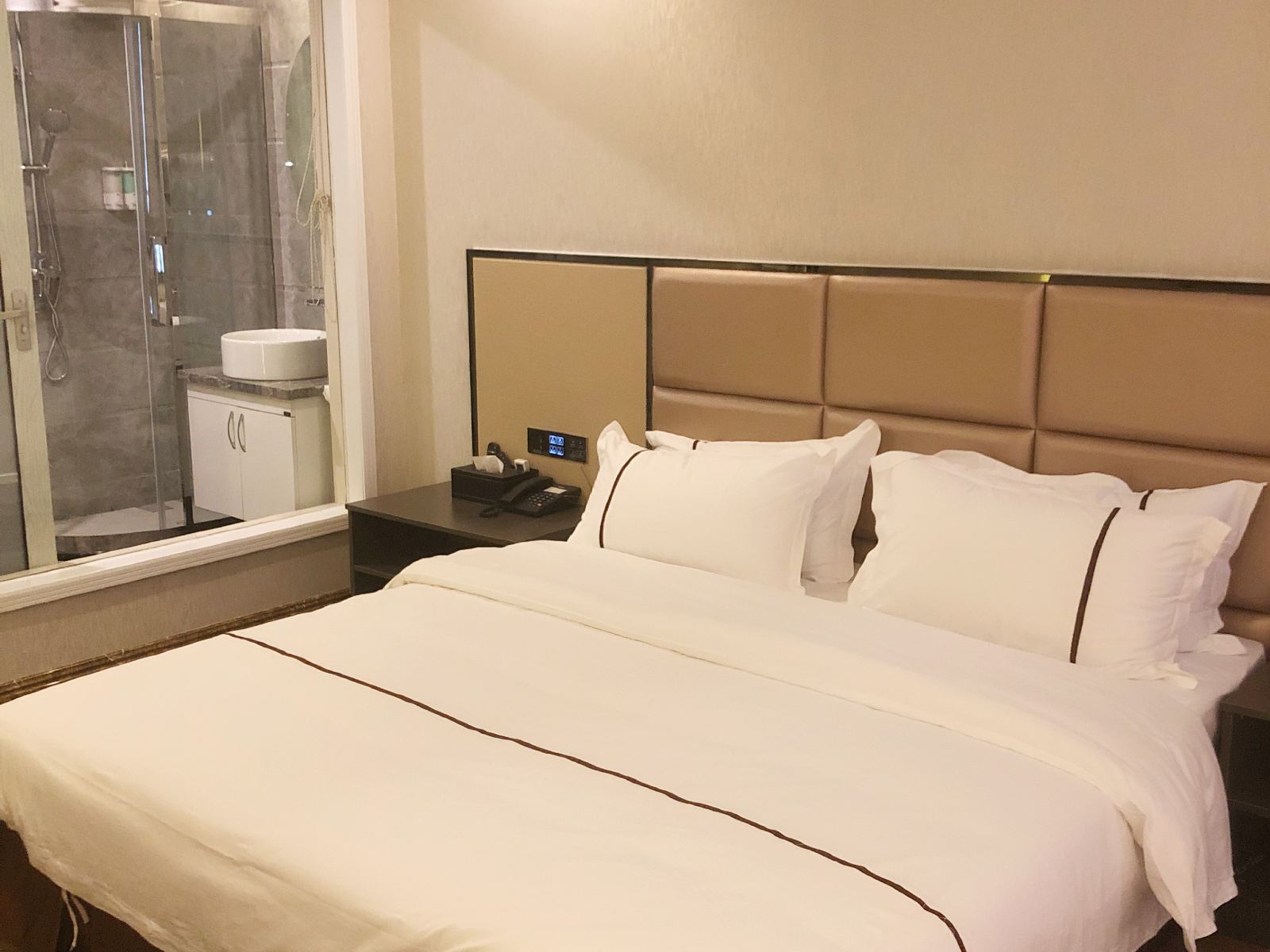 豪华大床房