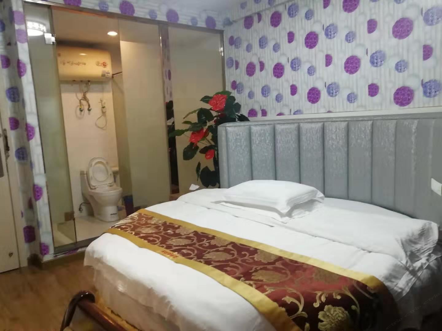标准圆床房