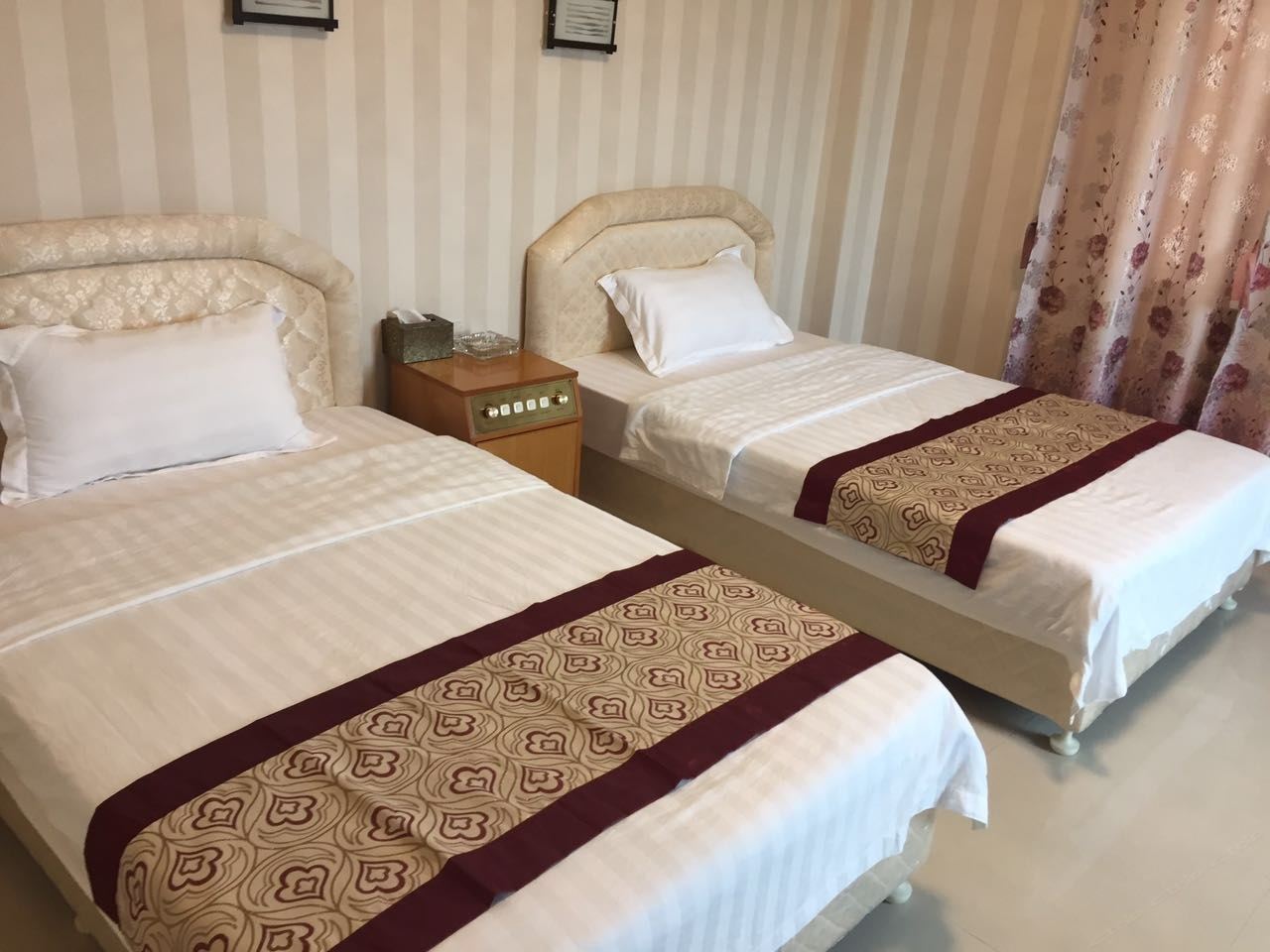 精致六室一厅套房(无窗)