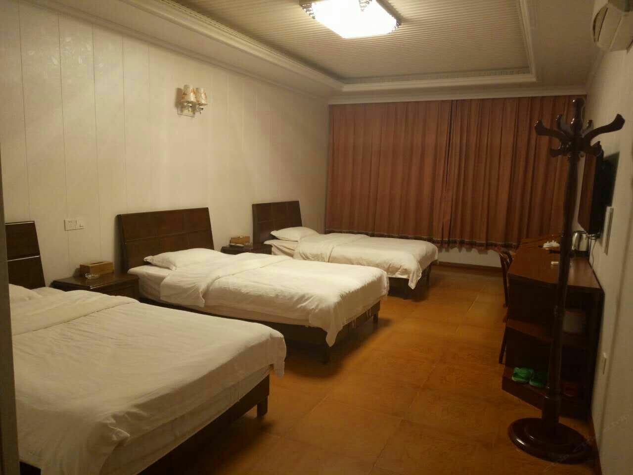三人房