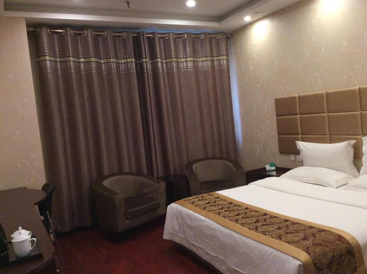 优选大床房