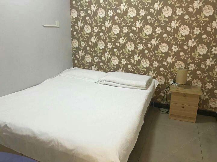 特惠大床房(公共卫浴)