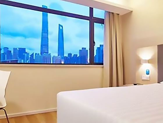 零压-豪华大床房