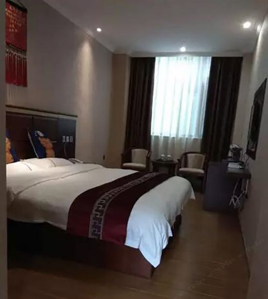 普通大床房(公共卫浴)