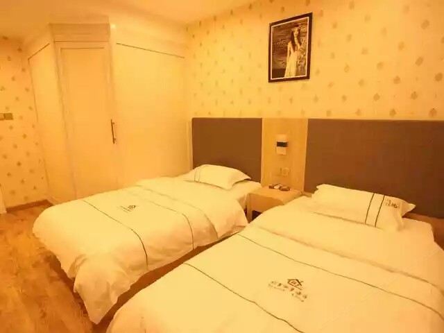 标准双床房