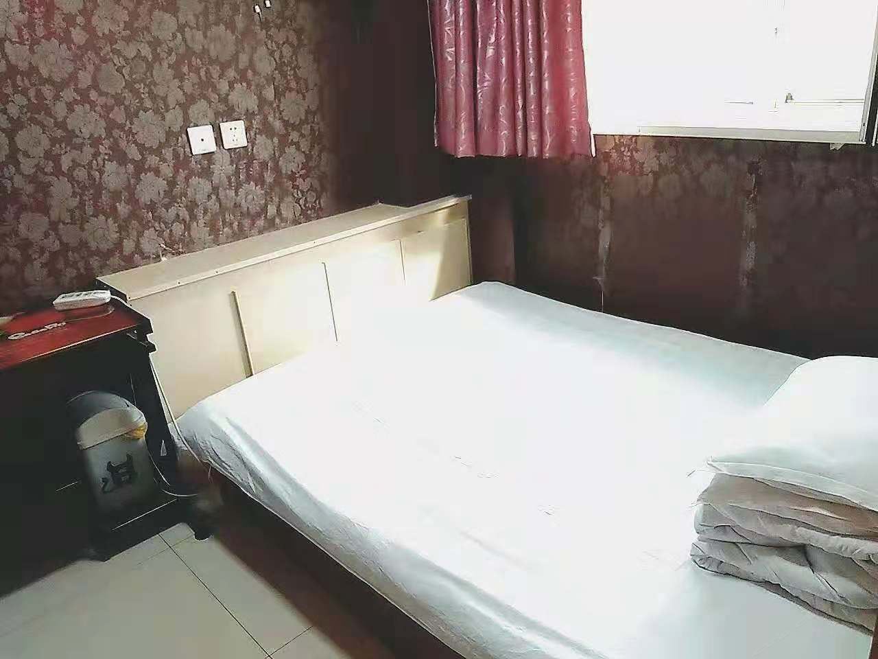 普通大床房(公共卫浴)