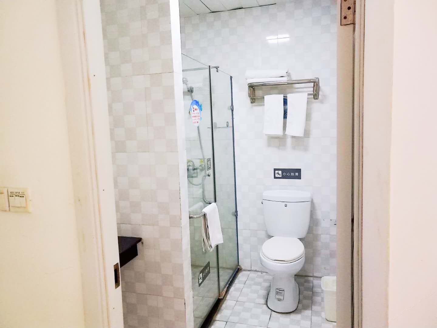 双床房