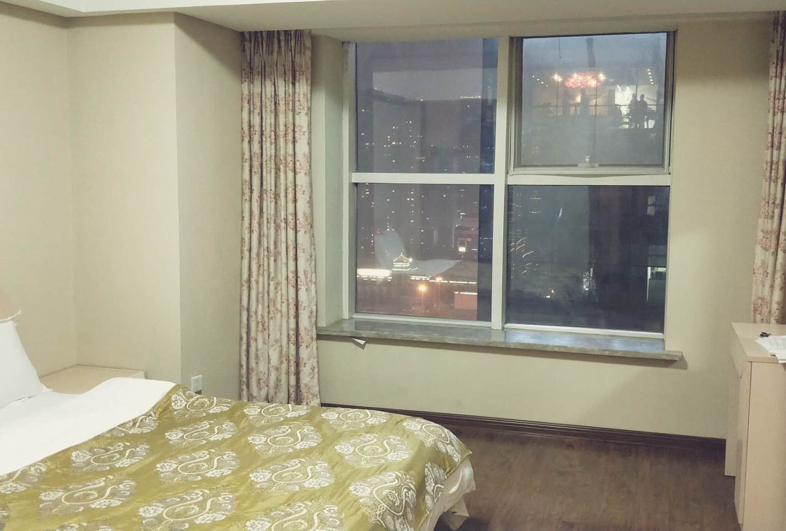 浪漫情侣房