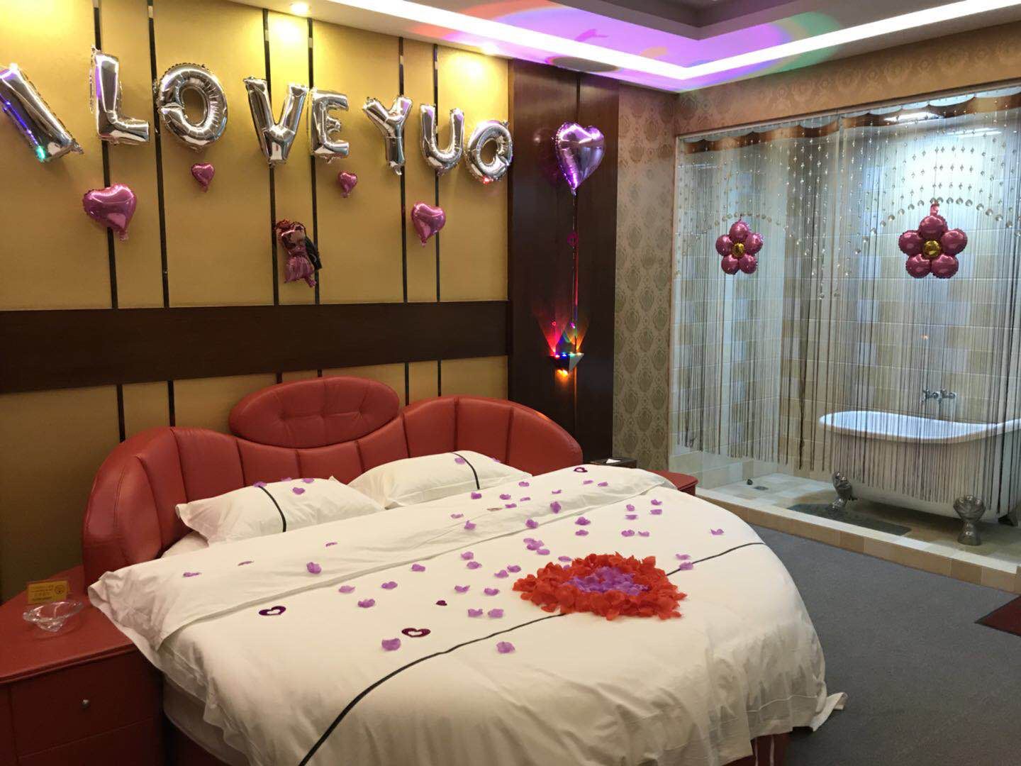 高级圆床房