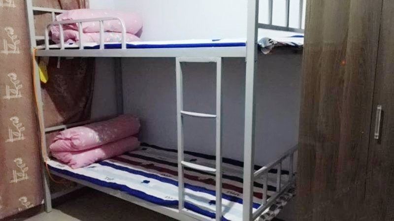 女生八人间