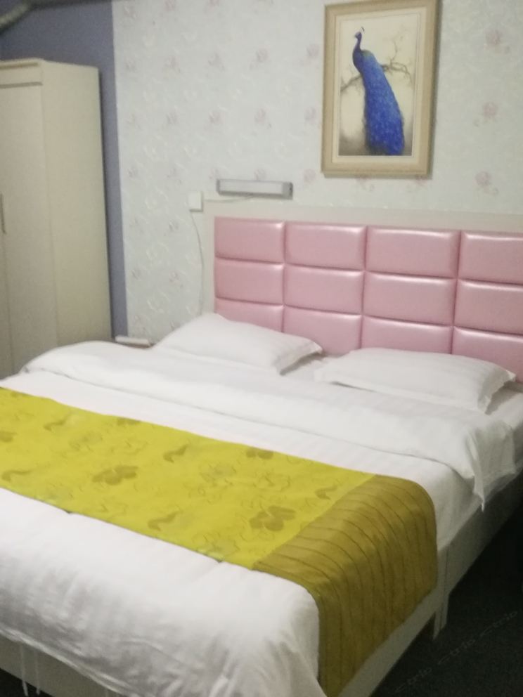 阳光大床房