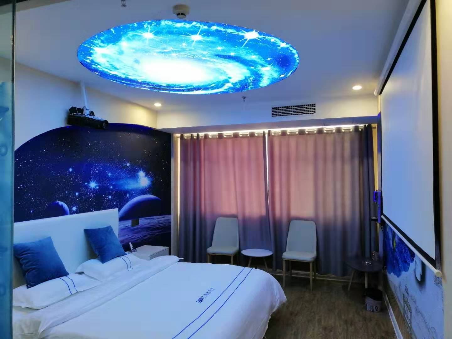 观影精品大床房