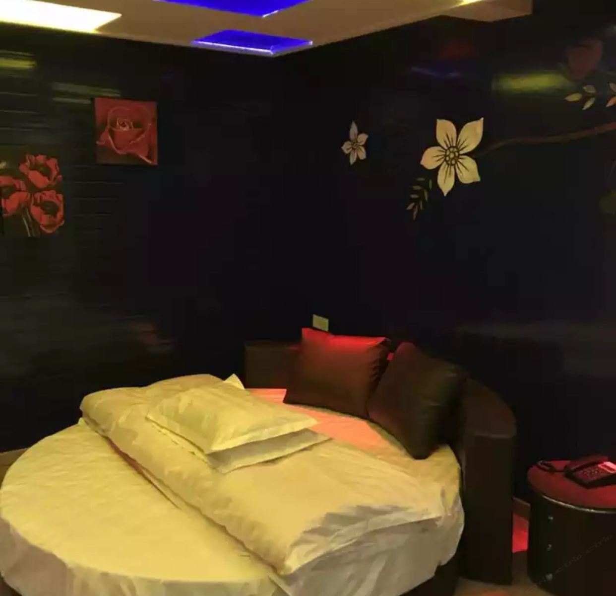 精致主题房(无窗)