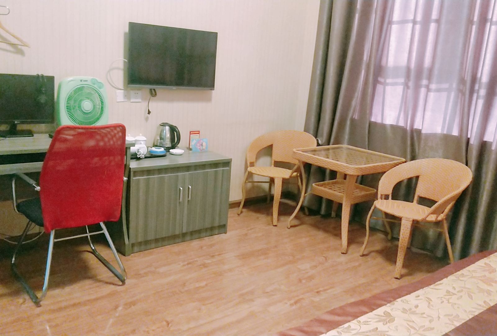 豪华电脑房