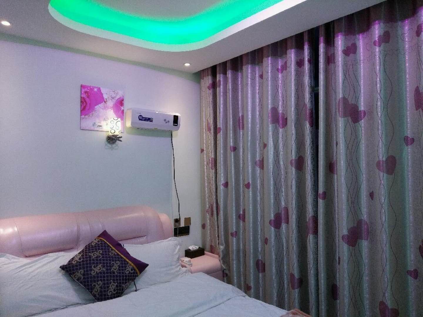 豪华大床房