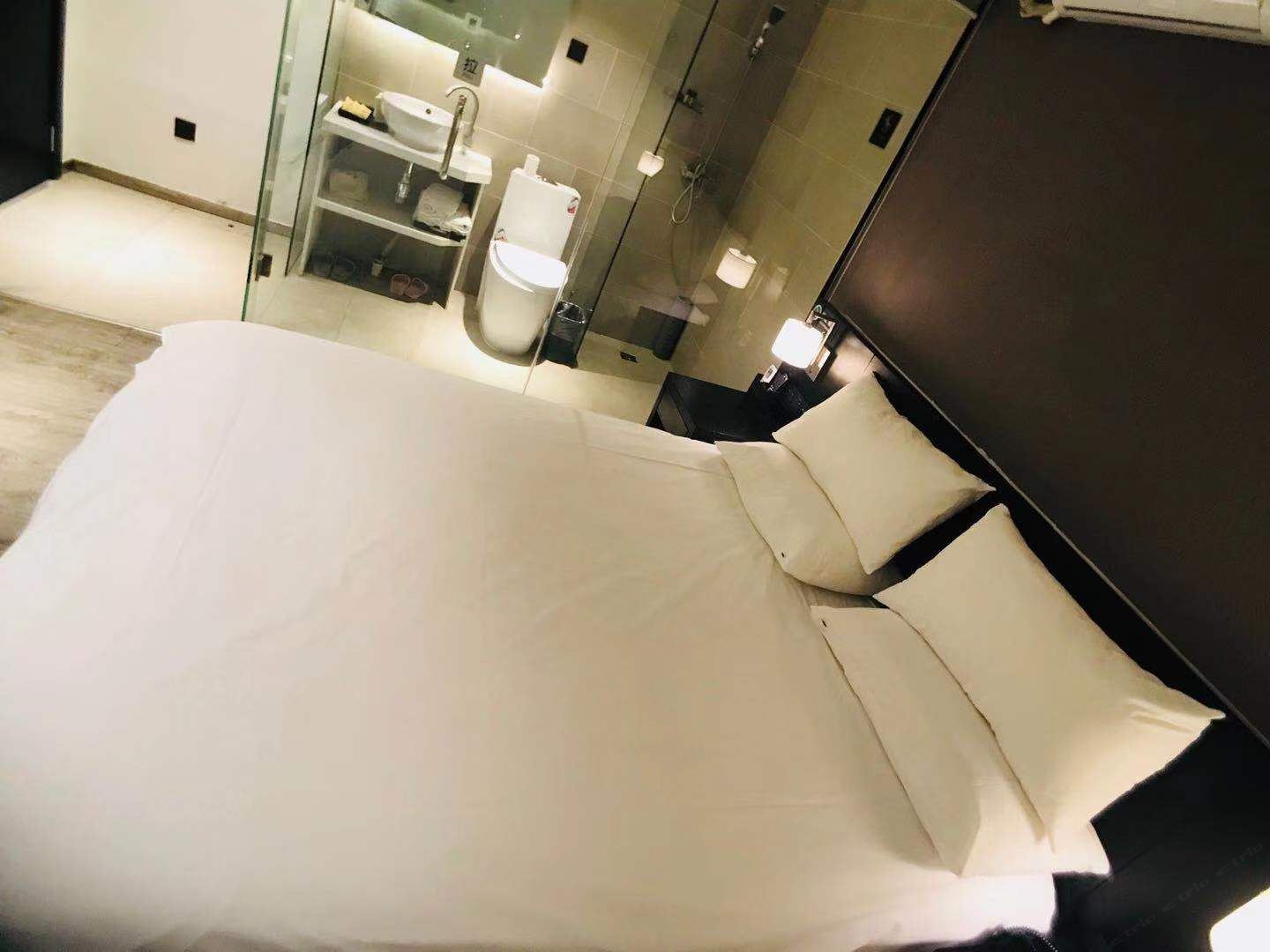 标准大床房