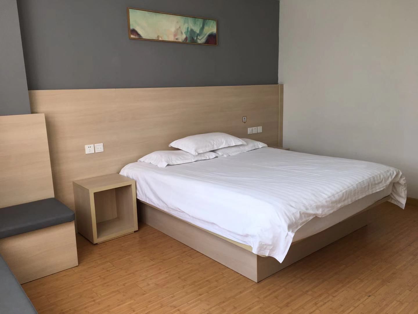 零压高级大床房