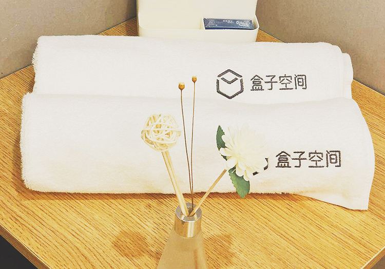 温馨投影大床房