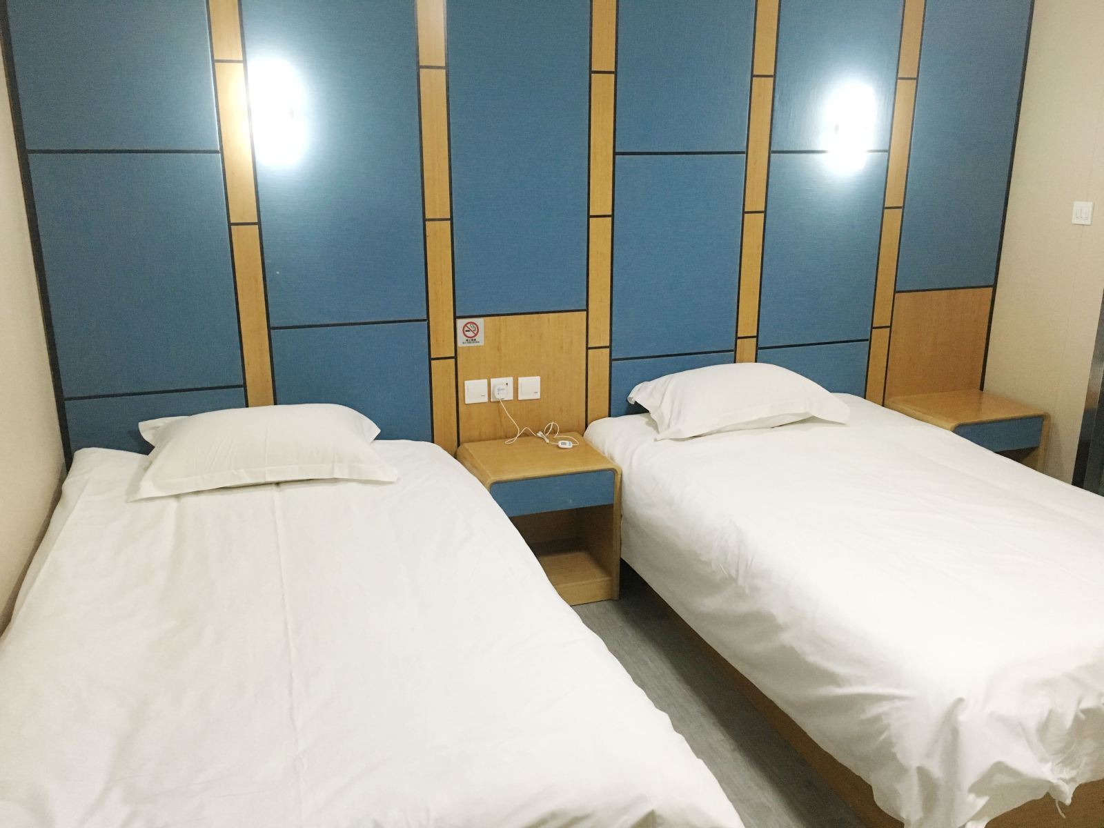 标准双床房