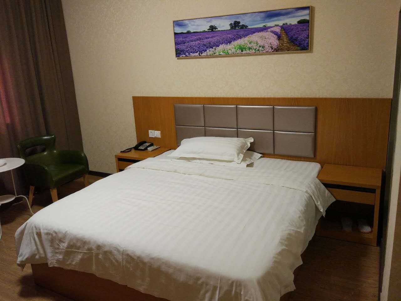 电脑大床房