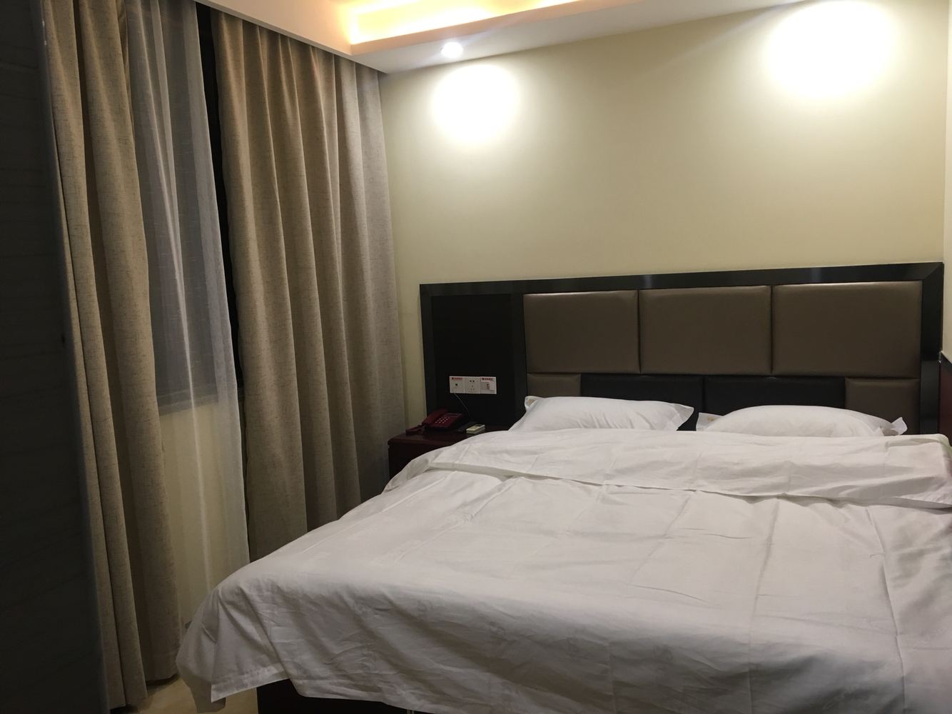 高级大床房