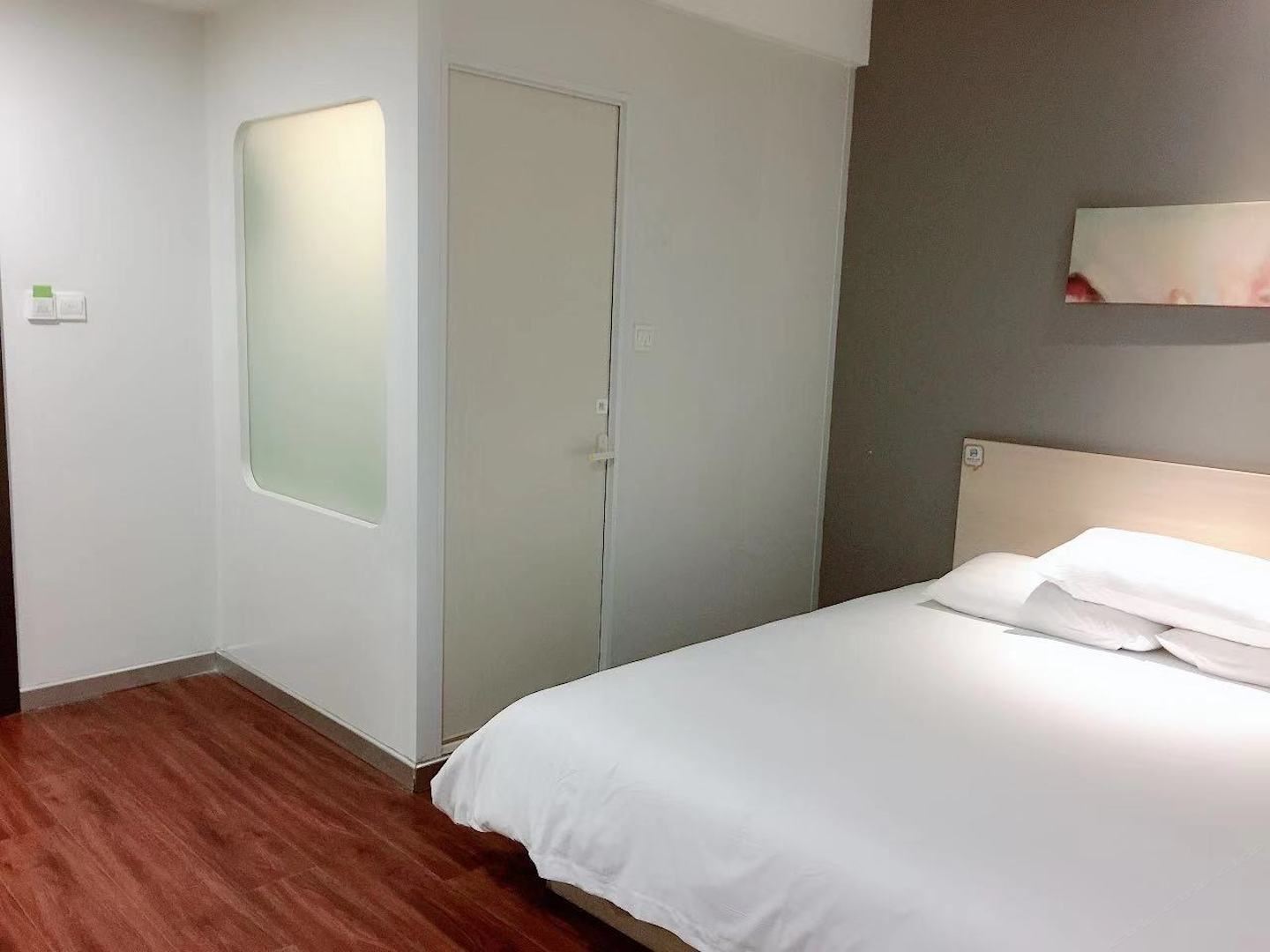 高级大床房