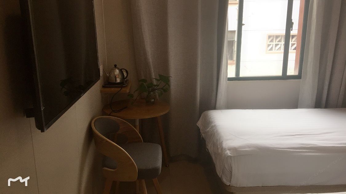 大床房(无窗)
