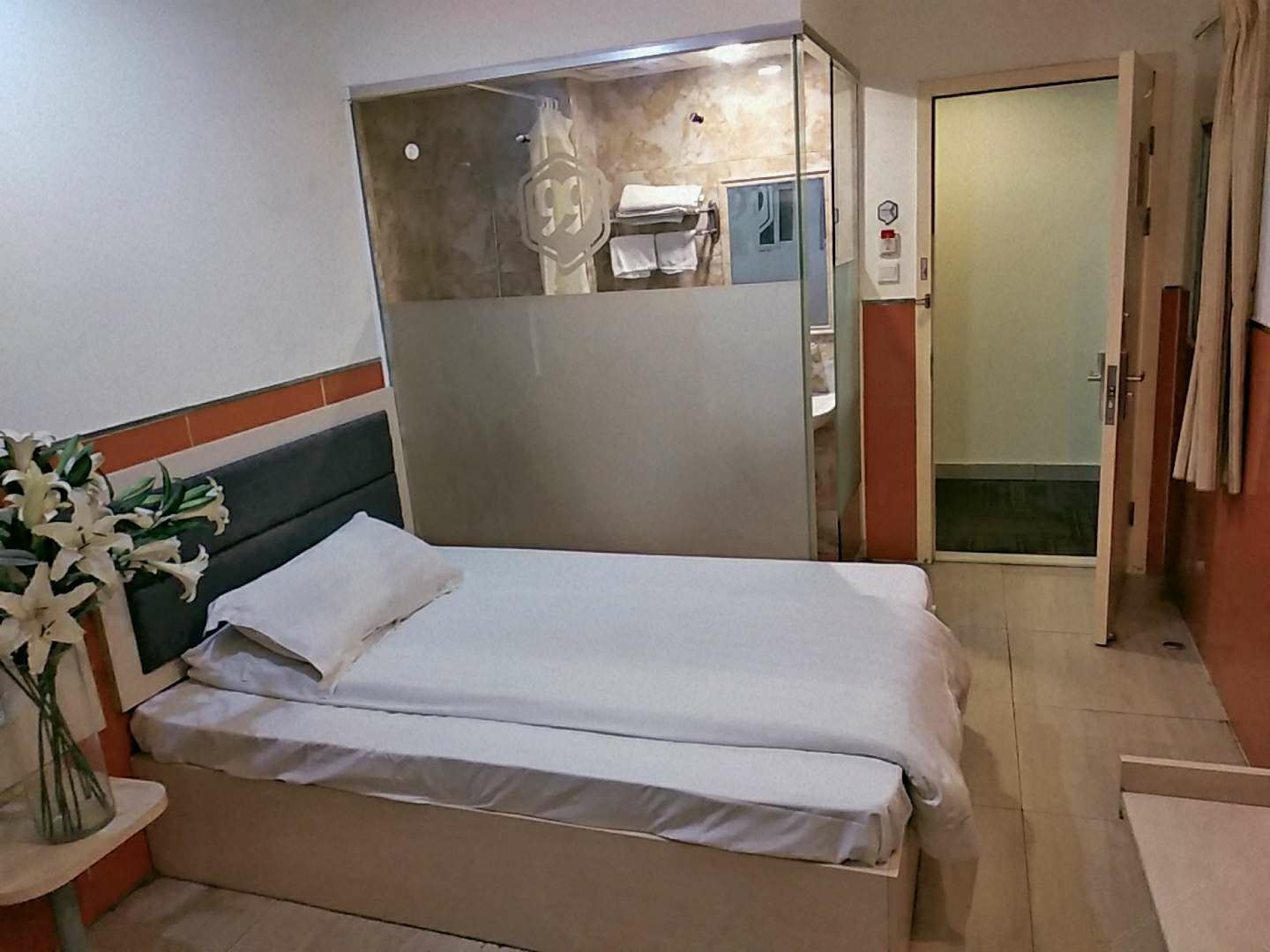 特价大床房(无窗)