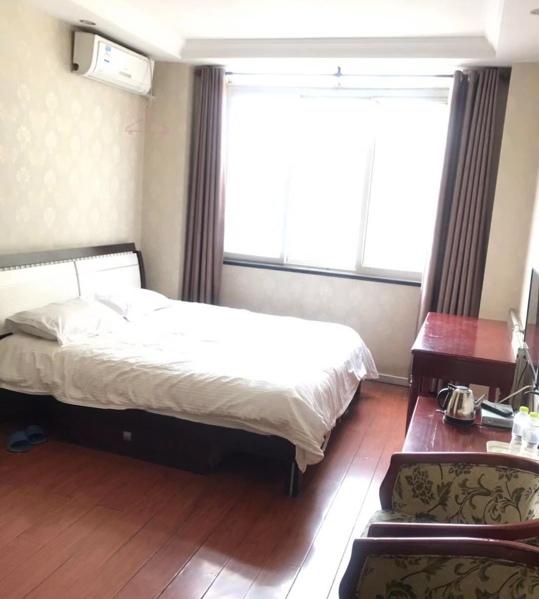 高级大床房