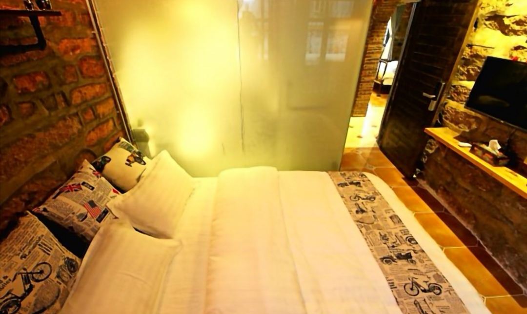 B栋Loft木质阳台大床房
