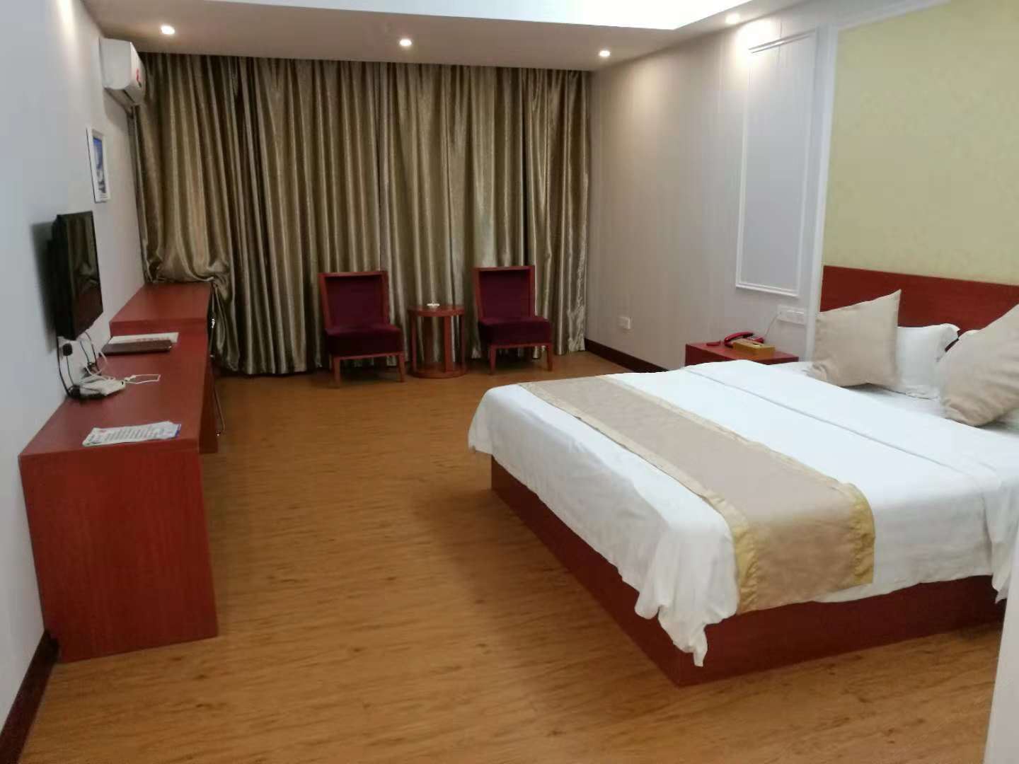 豪华大床房