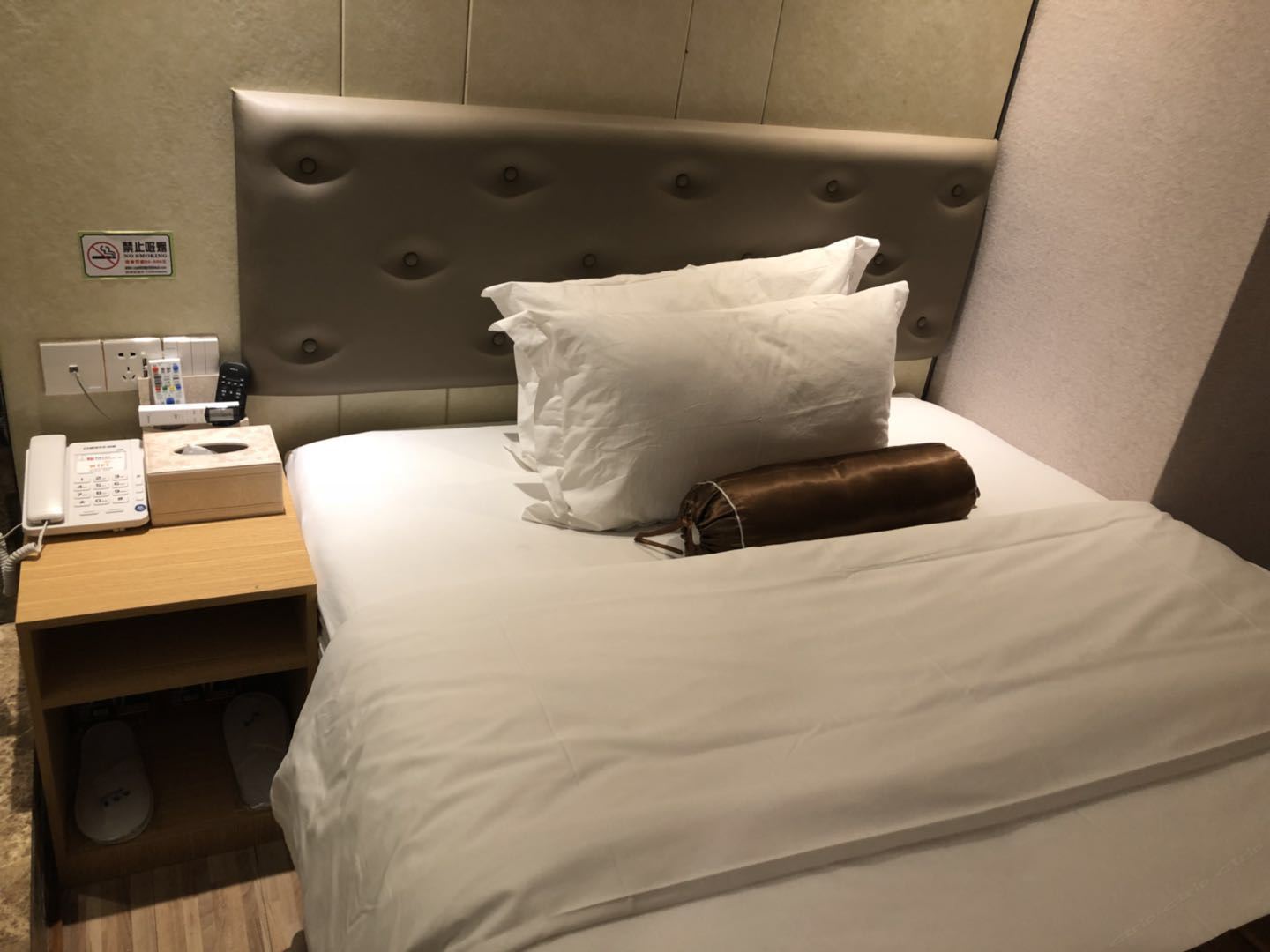 标准单人间(无窗)