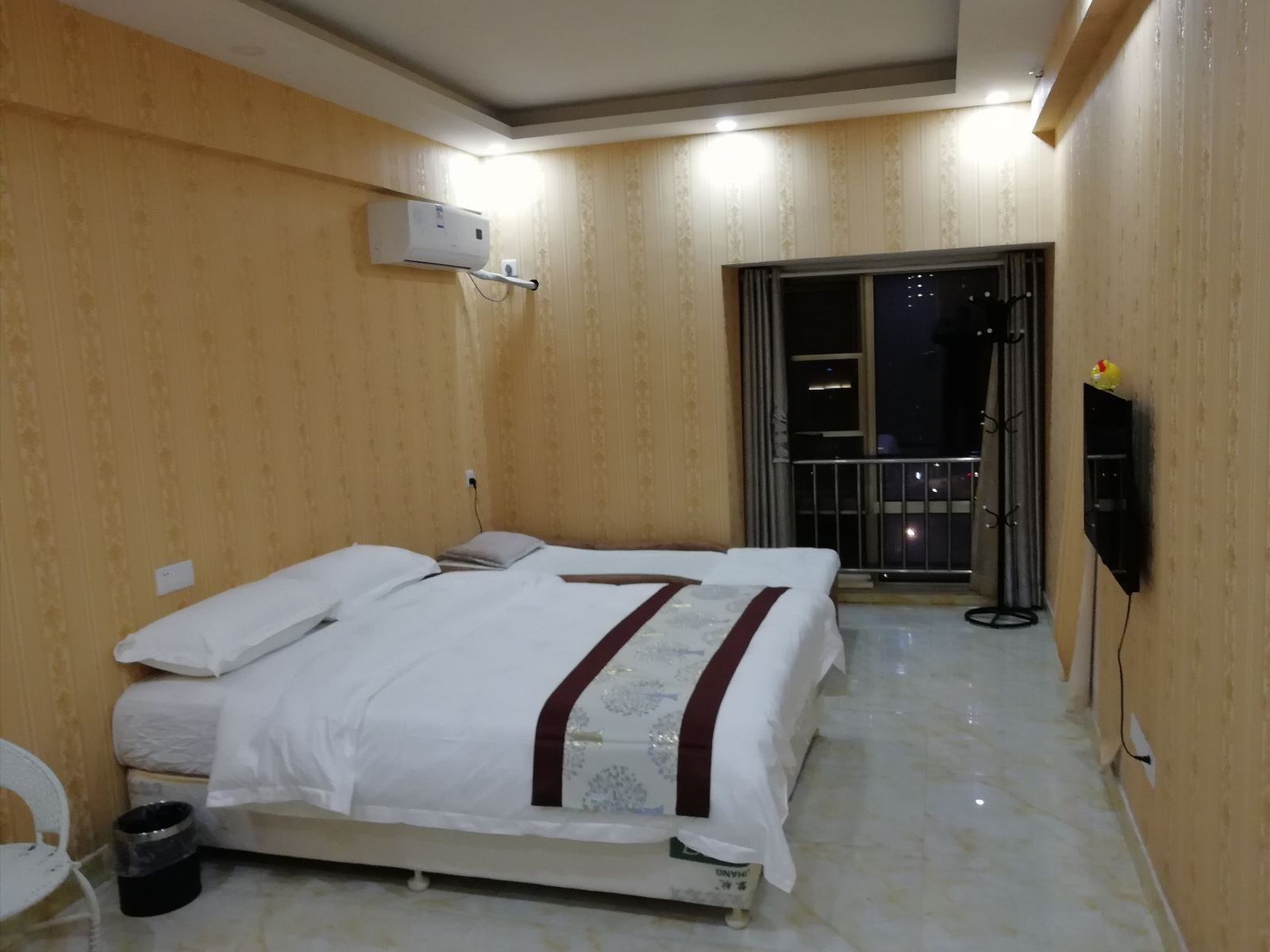 商务大床房