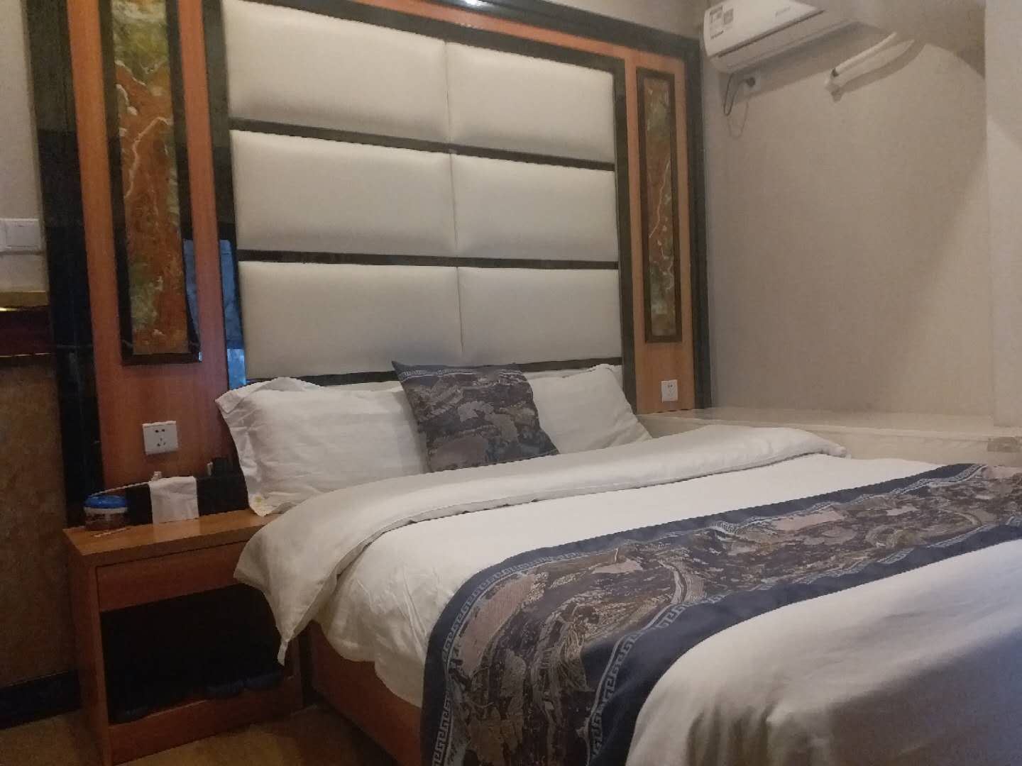 标准大床房