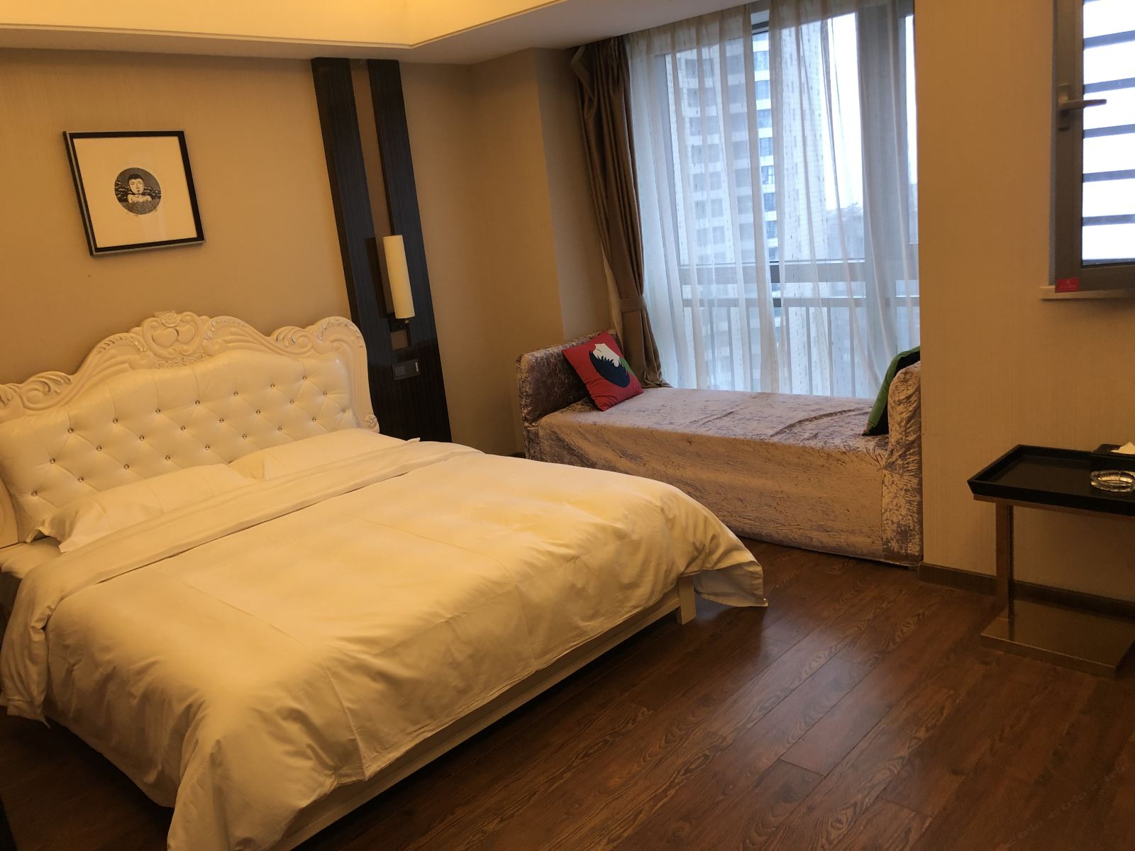 高级大床房